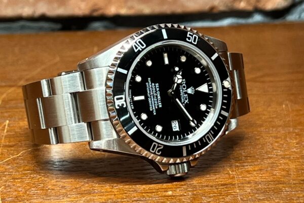 ヤケが出ているトリチウム夜光　シードゥエラー入荷してます