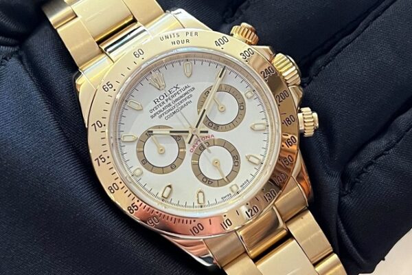 お買い得な金無垢デイトナ　Ref.116528