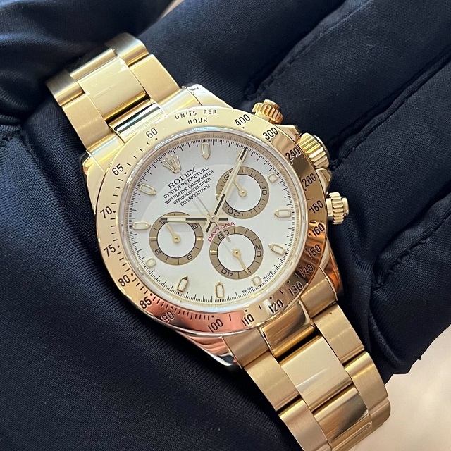 お買い得な金無垢デイトナ　Ref.116528
