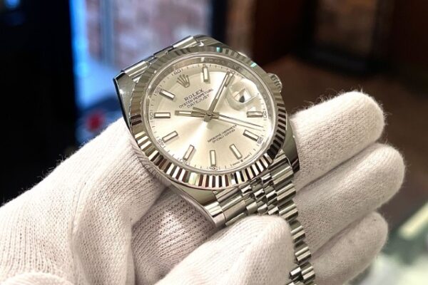 永遠のスタンダードカラー