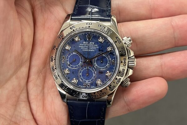 約2年間の製造期間で天然石ダイヤルを搭載したレアピース”デイトナ”