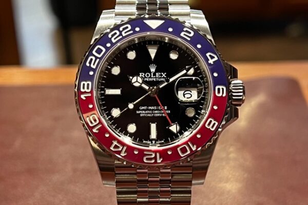 現行の赤青ベゼルのGMTマスターII　入荷しました