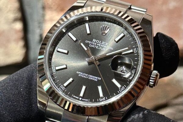 スタンダードモデルを牽引する一本