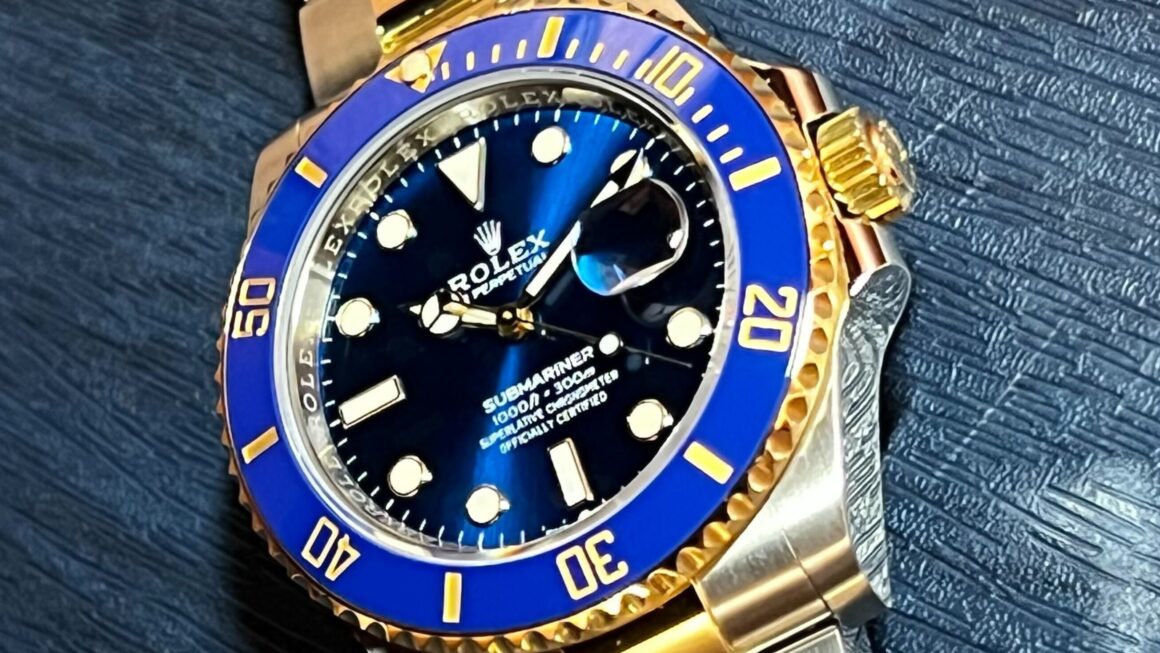 現行の青サブ入荷しました