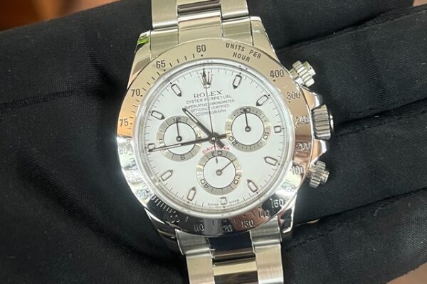 ほんのりクリームにエイジングした雰囲気の良い個体が入荷しております！