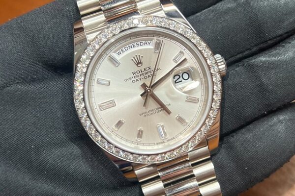 最高峰のモデルが入荷しております！