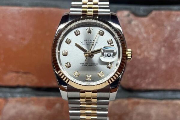 コンシールドクラスプがお好みならコチラ　グレーダイヤルのデイトジャスト