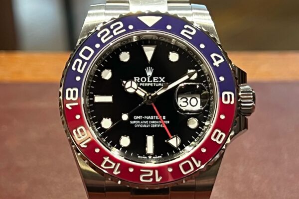 赤青ベゼルの現行GMTマスターII　Ref.126710BLRO